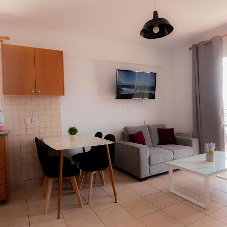 Amelia Two Bedroom Apartment - 202 Paphos 外观 照片